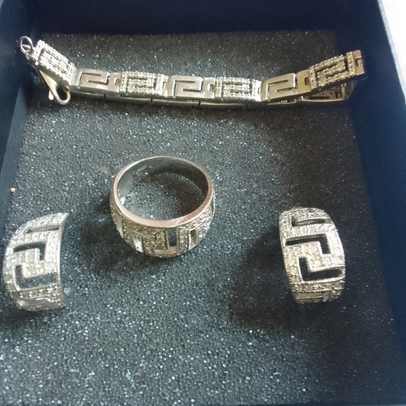 Tocara Sterling Silver Set - Picture 2 of 12